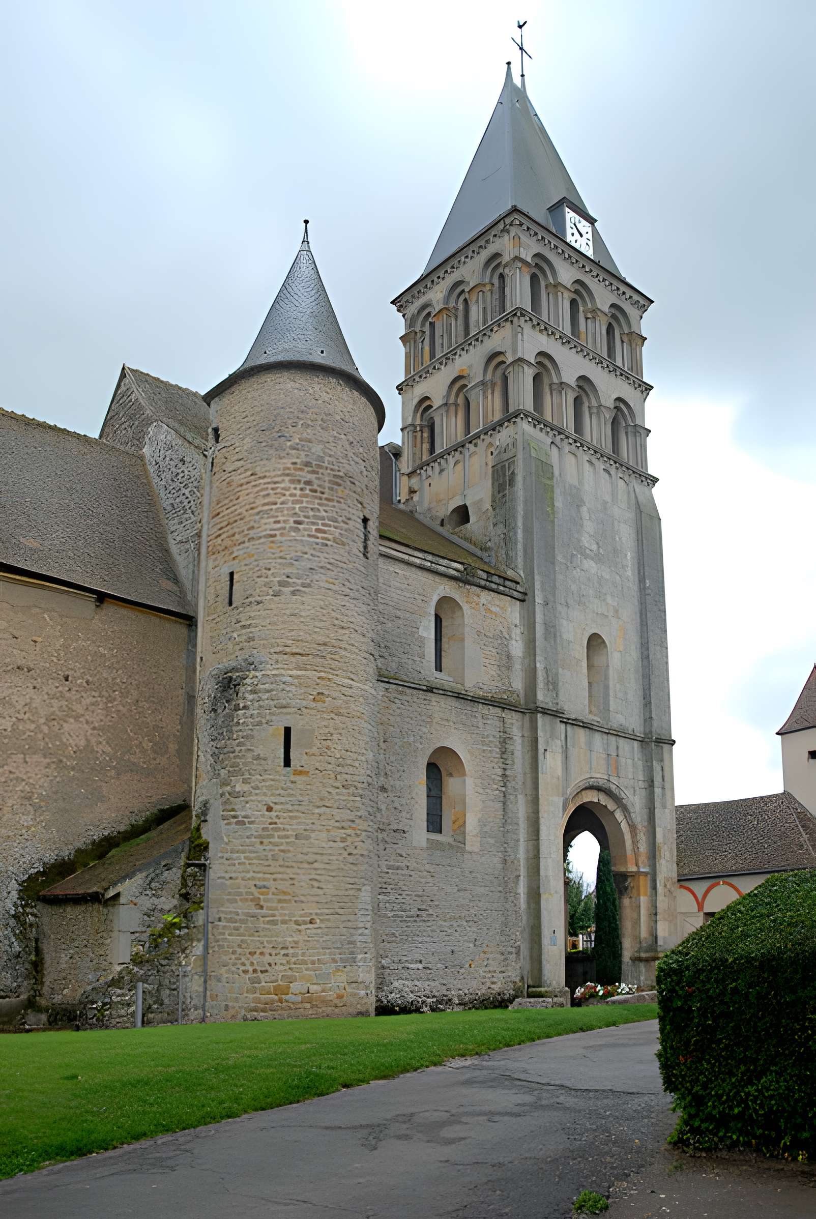 Eglise Saint-Pierre et Saint-Benoît