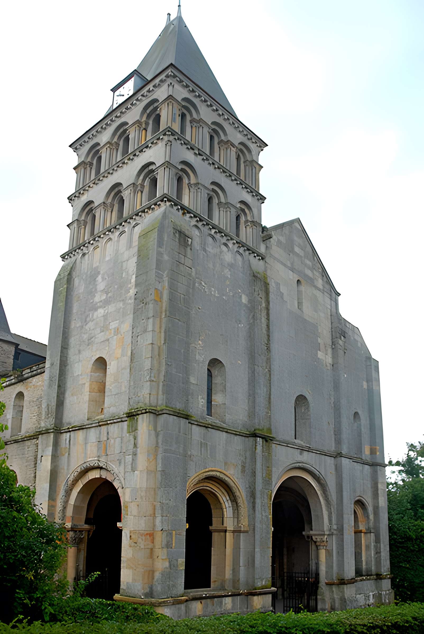 Eglise Saint-Pierre et Saint-Benoît
