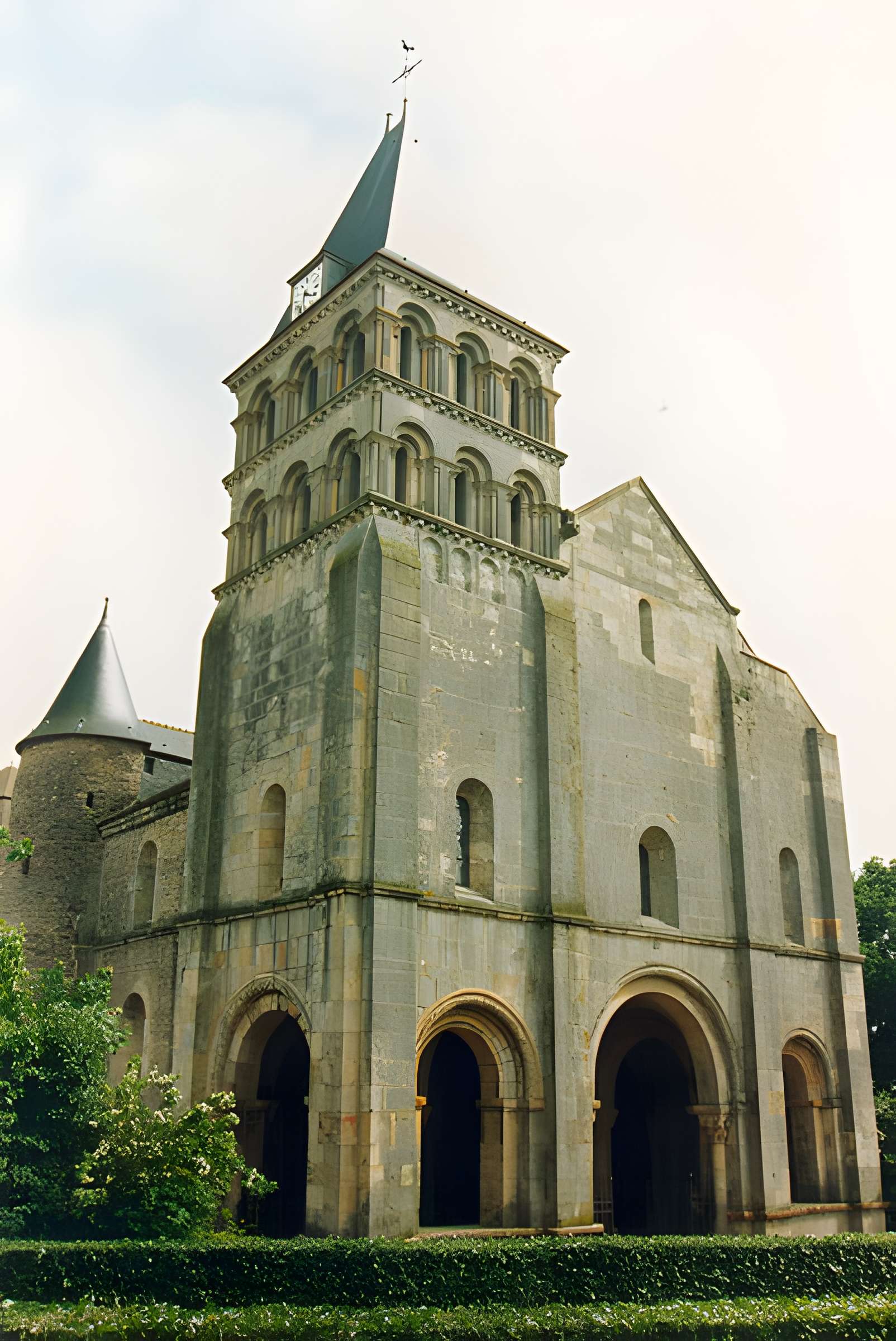 Eglise Saint-Pierre et Saint-Benoît