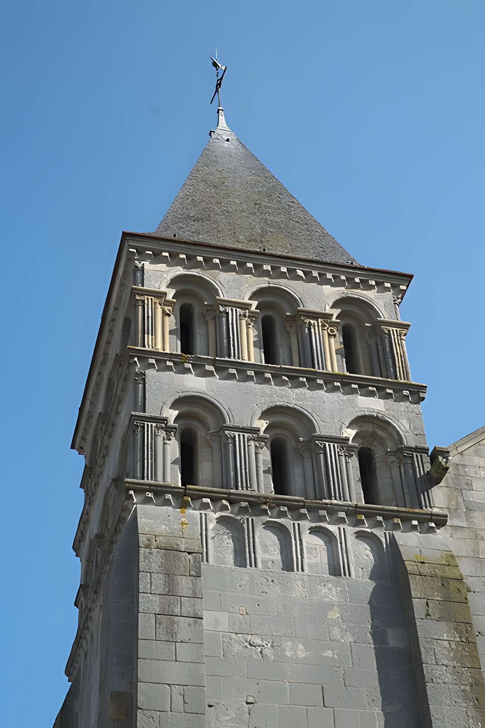 Eglise Saint-Pierre et Saint-Benoît