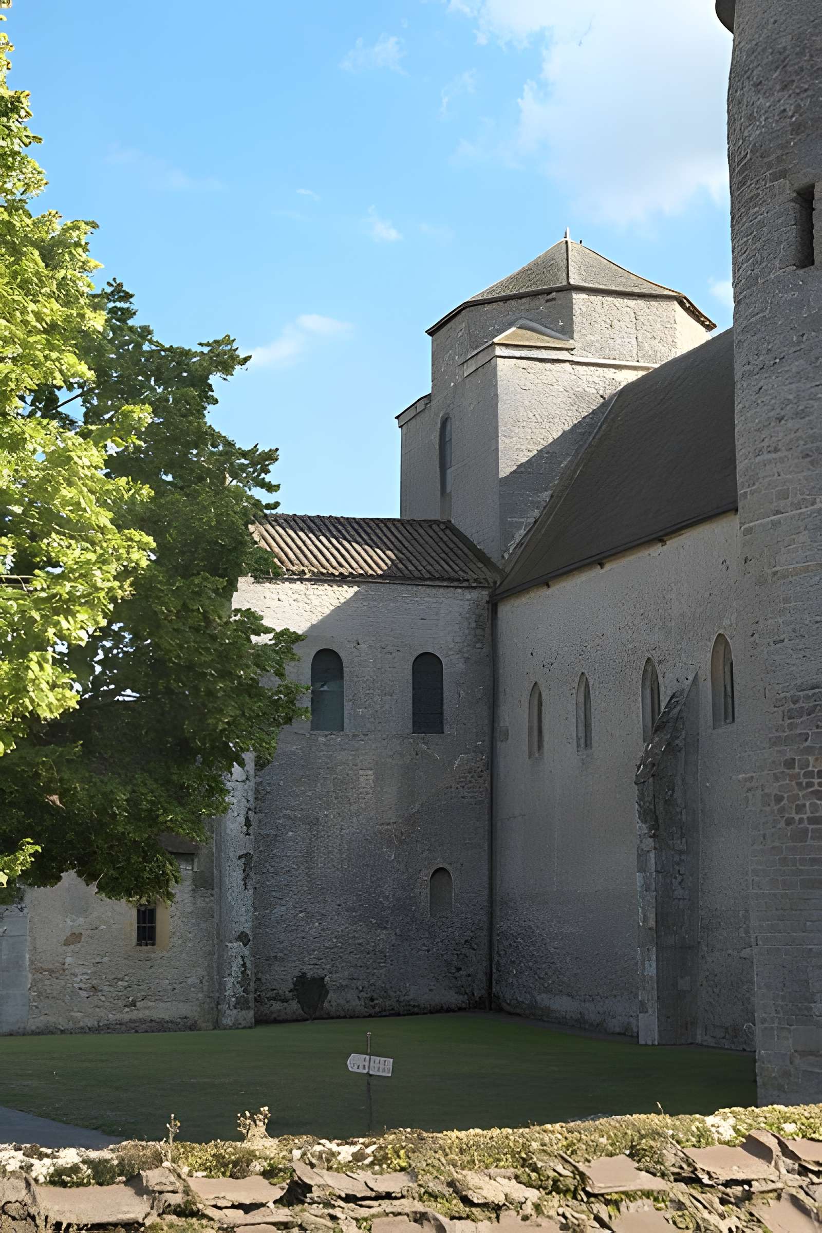 Eglise Saint-Pierre et Saint-Benoît