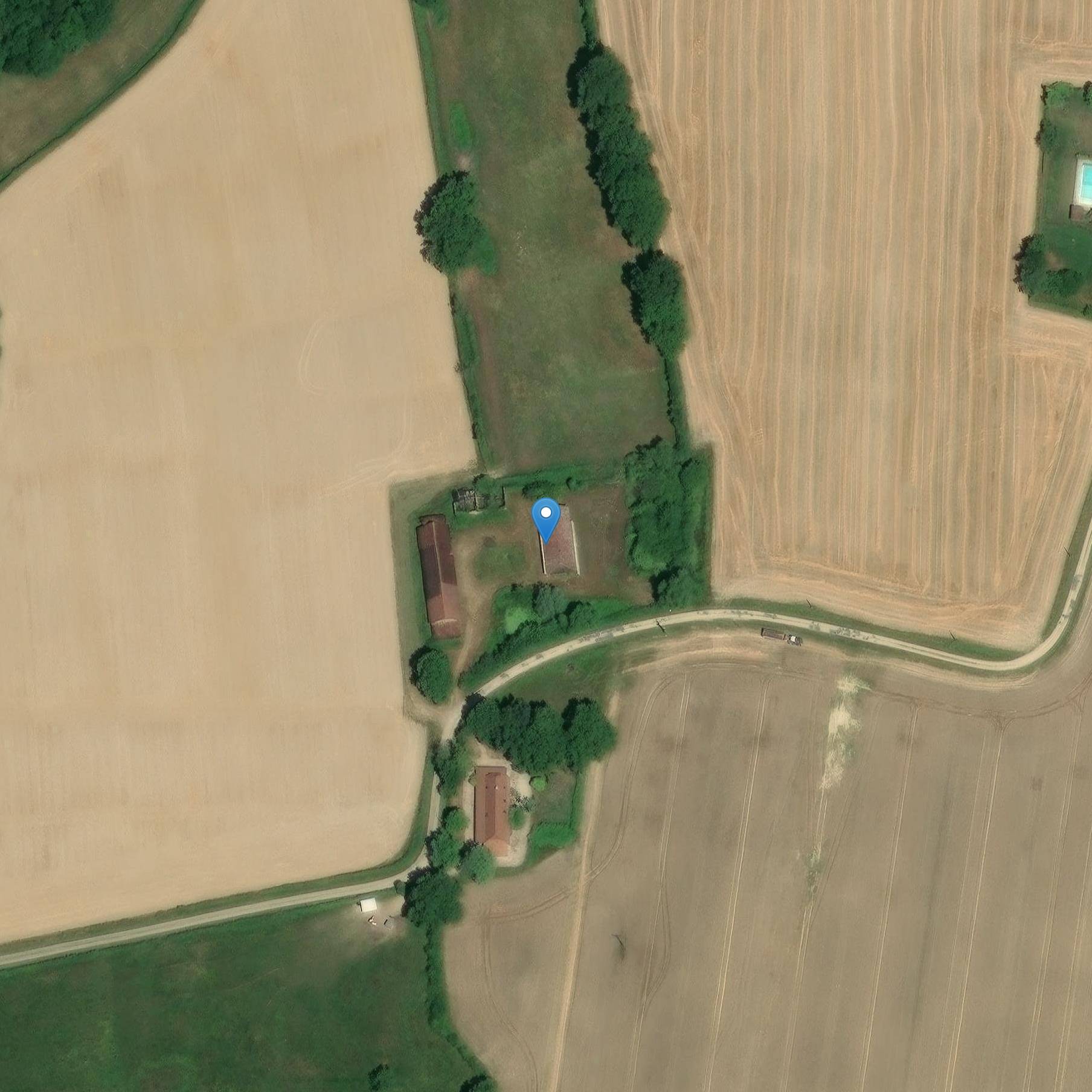 Photo de 鉄道のハムレットにあるラ・トレインのファームハウス