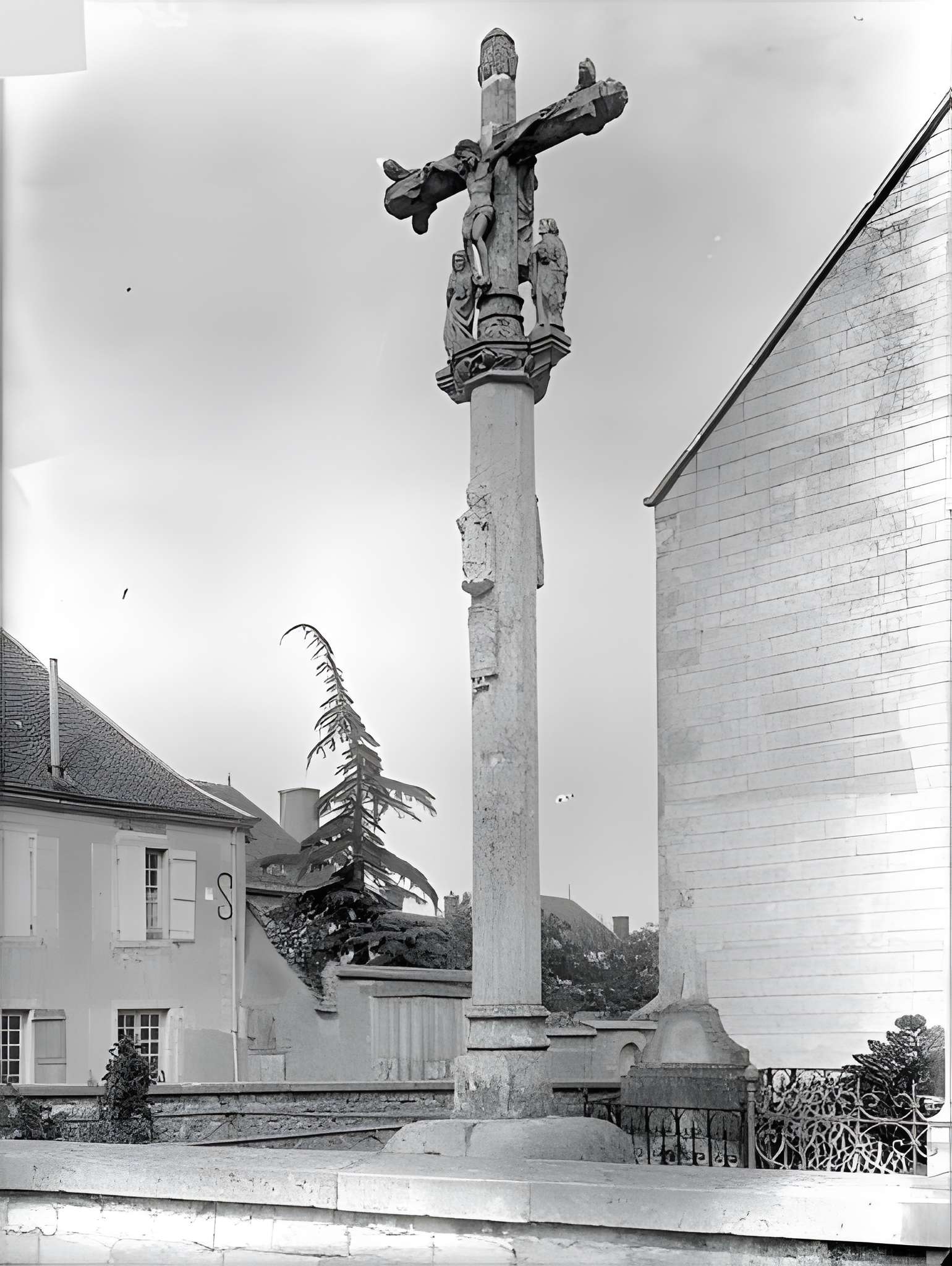 Croix de cimetière