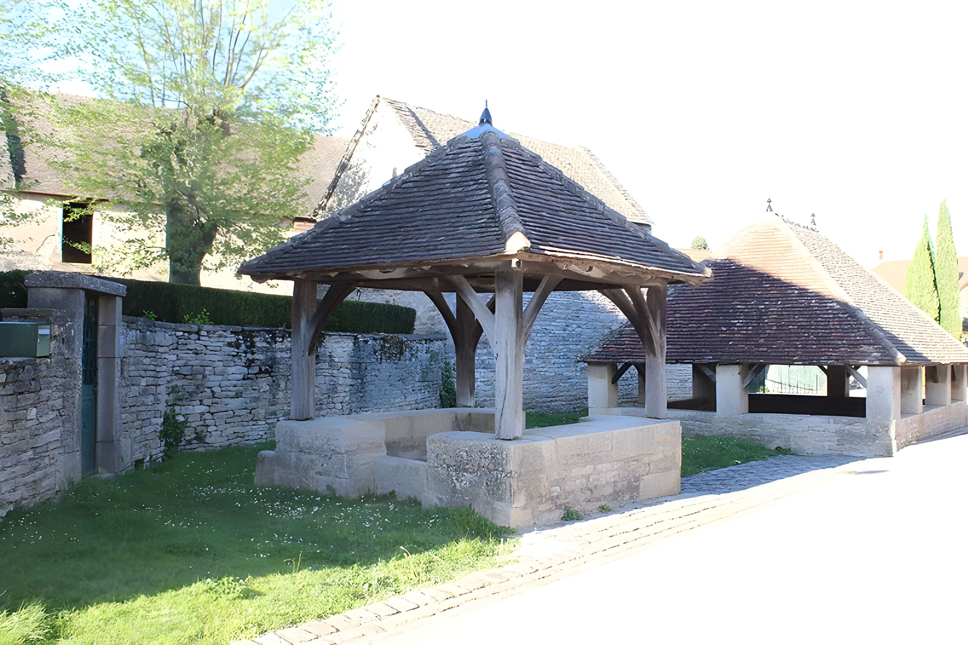 Fontaine et lavoir
