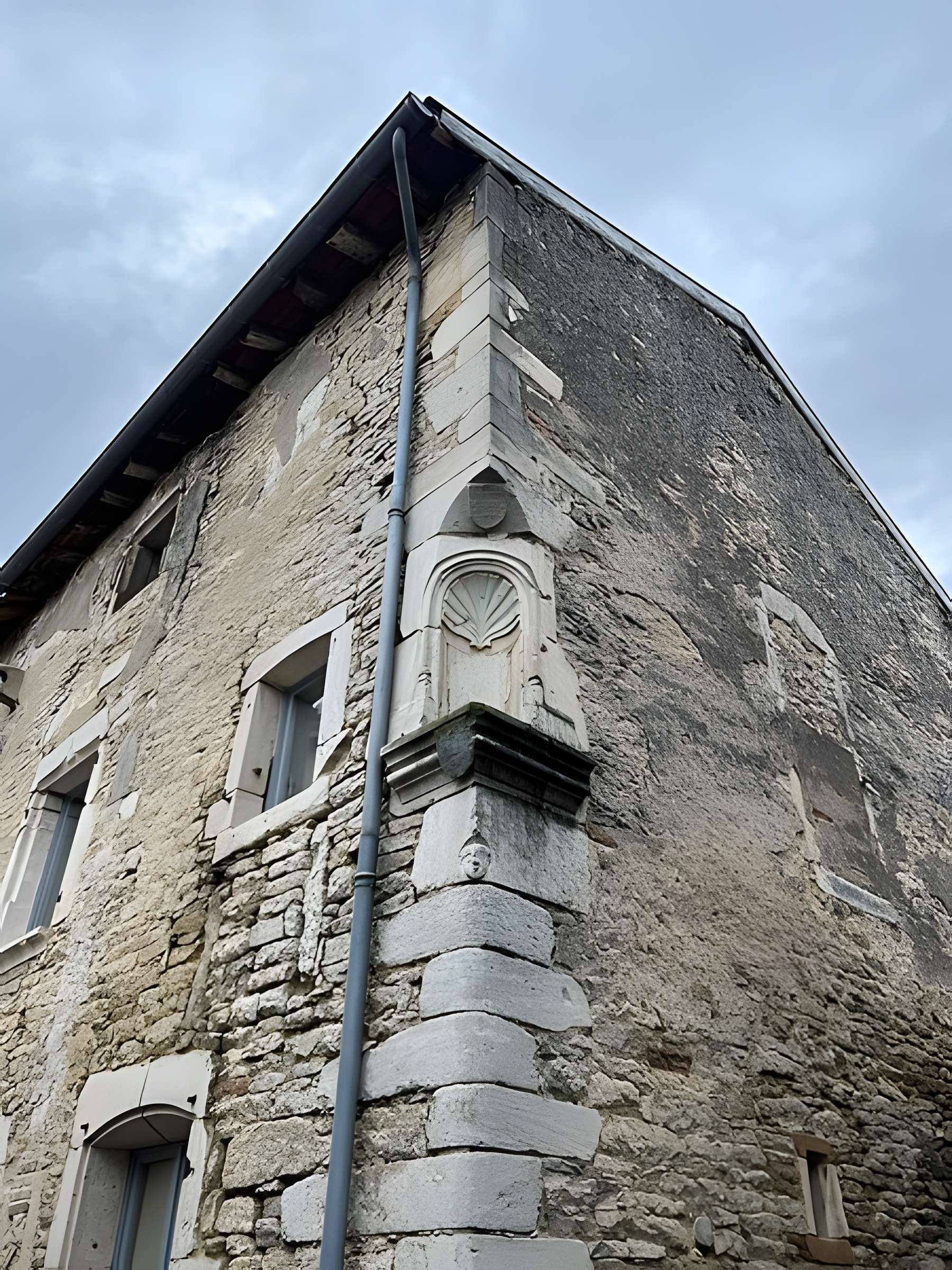 Niche avec statuette