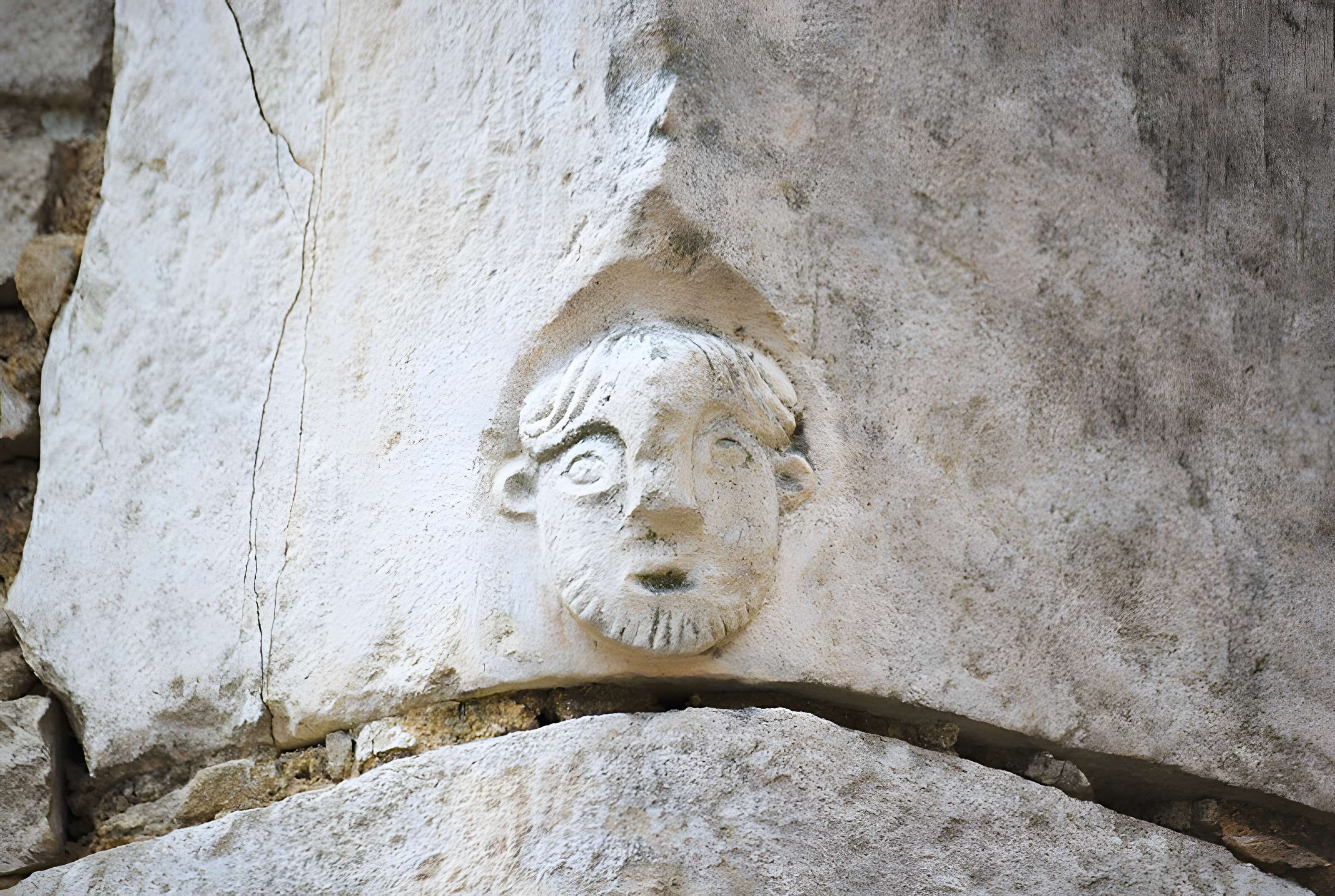 Niche avec statuette