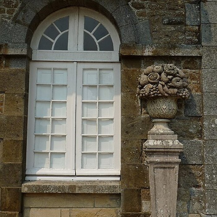 Photo de Château de Caradeuc également sur communes de Longaulnay 35 et Saint-Pern 35