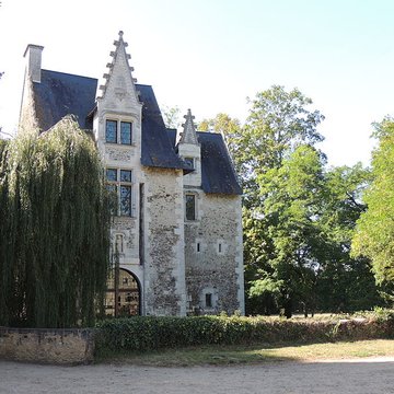 Château de Créans et ses dépendances