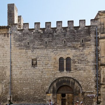 Hôtel de ville dArles
