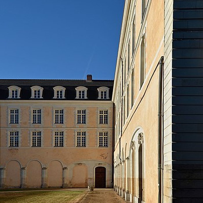 Photo de Ancienne abbaye Saint-Vincent, actuellement lycée Bellevue
