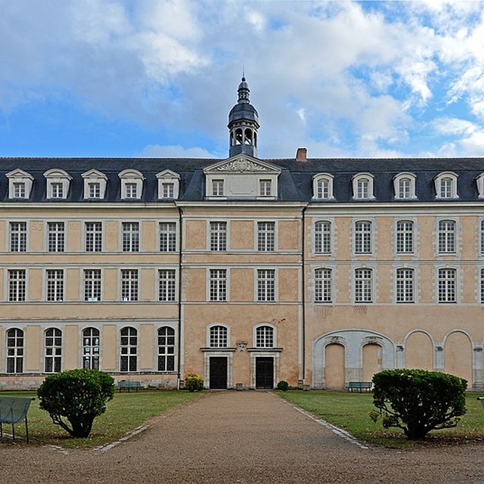 Photo de Ancienne abbaye Saint-Vincent, actuellement lycée Bellevue