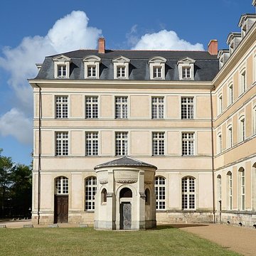 Ancienne abbaye Saint-Vincent, actuellement lycée Bellevue
