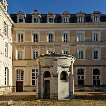 Ancienne abbaye Saint-Vincent, actuellement lycée Bellevue