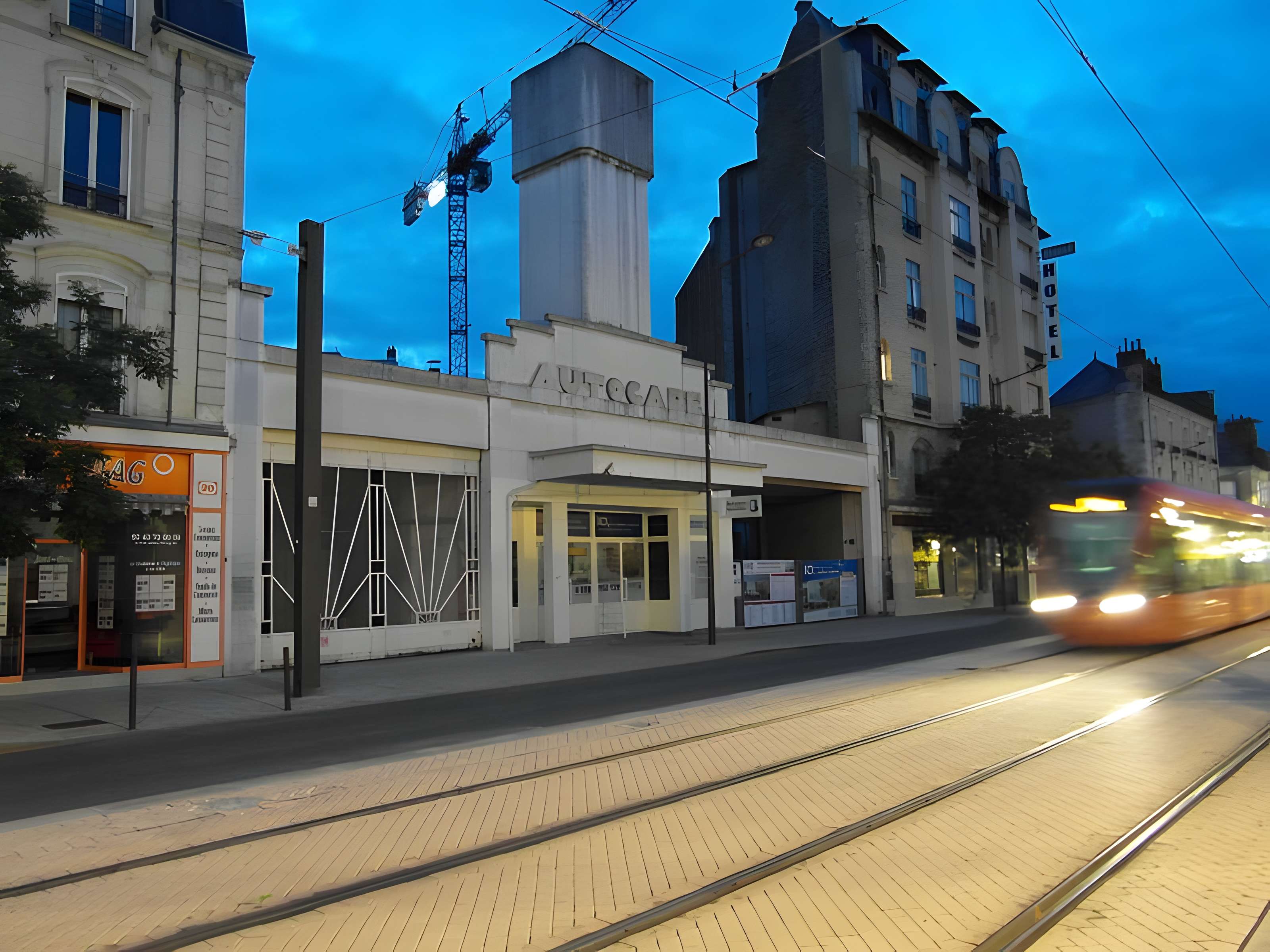 Autogare de la S.T.A.O. (Société des transports automobiles de l'Ouest)