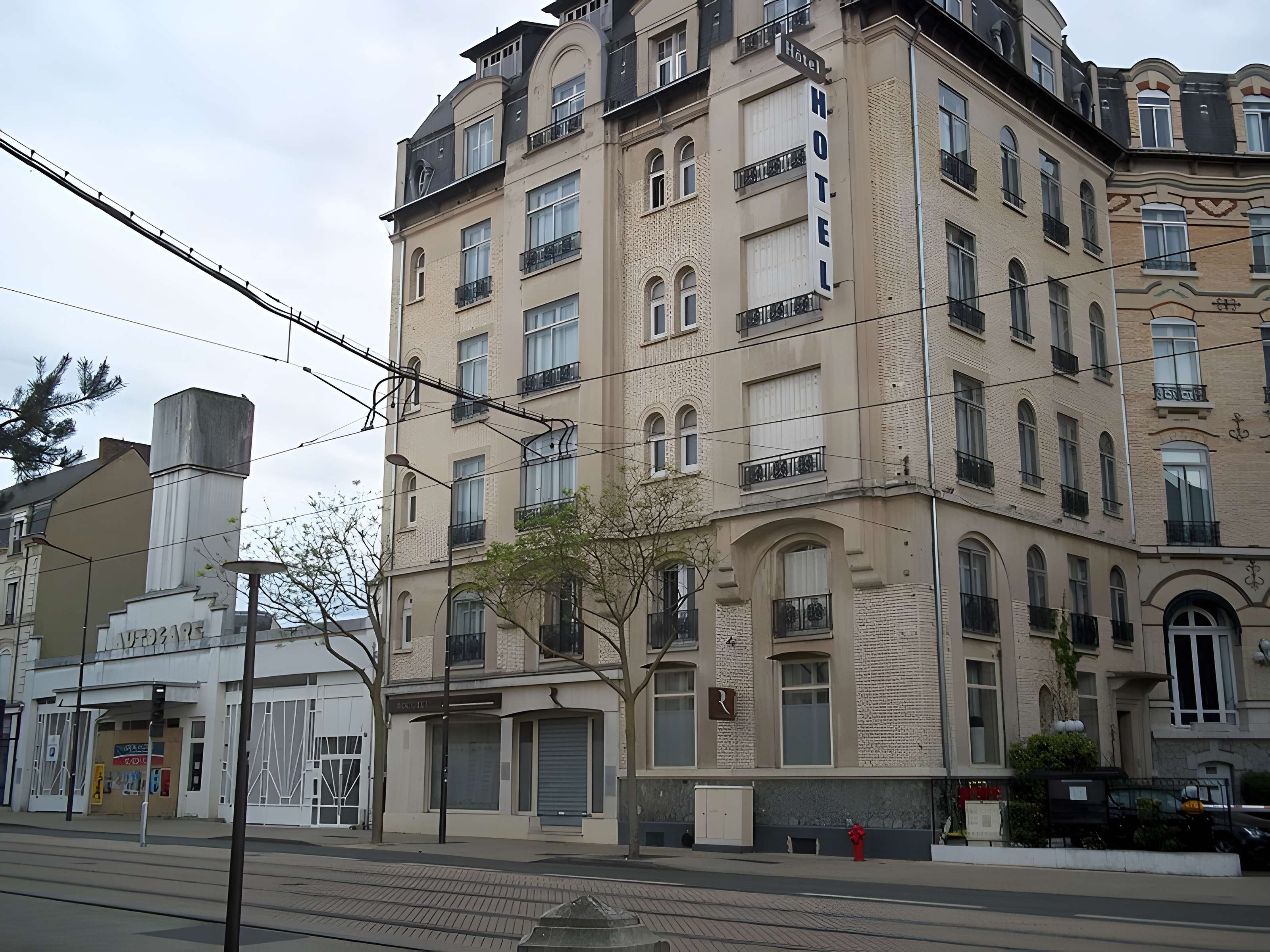 Autogare de la S.T.A.O. (Société des transports automobiles de l'Ouest)