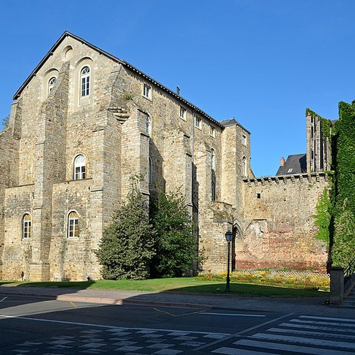 Photo de Collégiale de Saint-Pierre-de-la-Cour