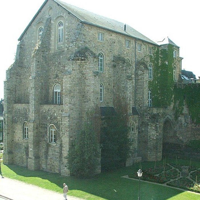 Photo de Collégiale de Saint-Pierre-de-la-Cour
