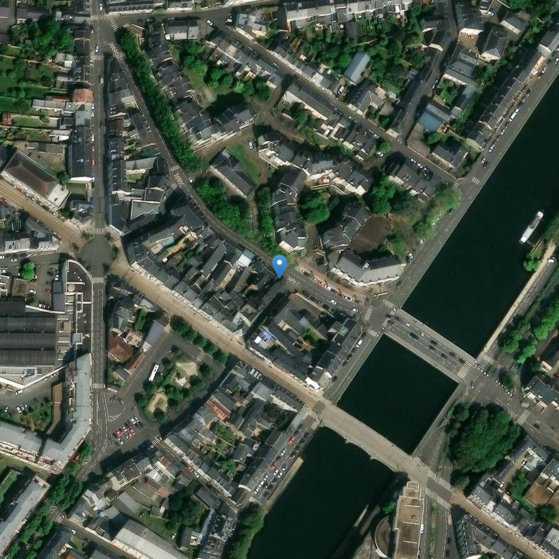 Photo de Ilôt urbain constitué par l'ancienne auberge de la Fontaine et les deux habitations voisines