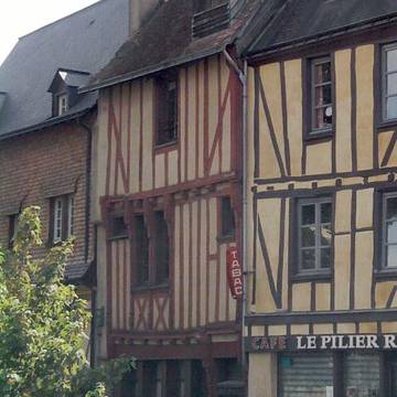 Maison du XVIe siècle à pans de bois
