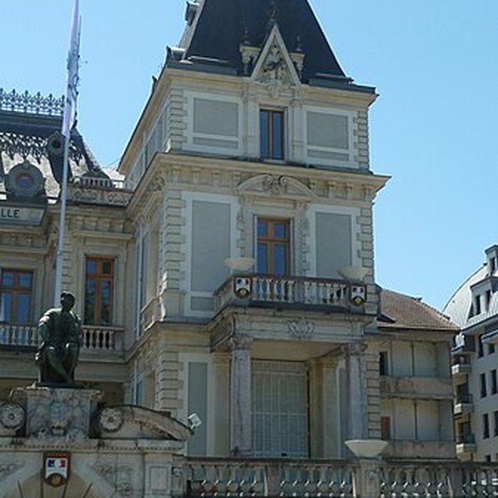 Photo de Hôtel de ville dÉvian-les-Bains
