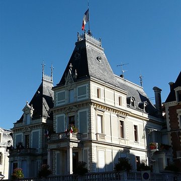 Hôtel de ville dÉvian-les-Bains
