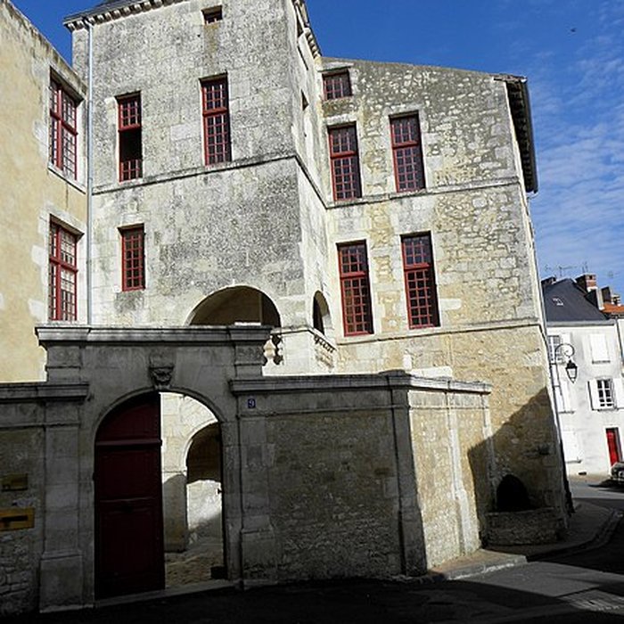 Photo de Hôtel des évêques de Maillezais à Fontenay-le-Comte
