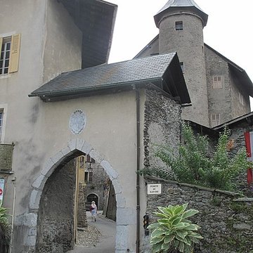 Maison à tourelles