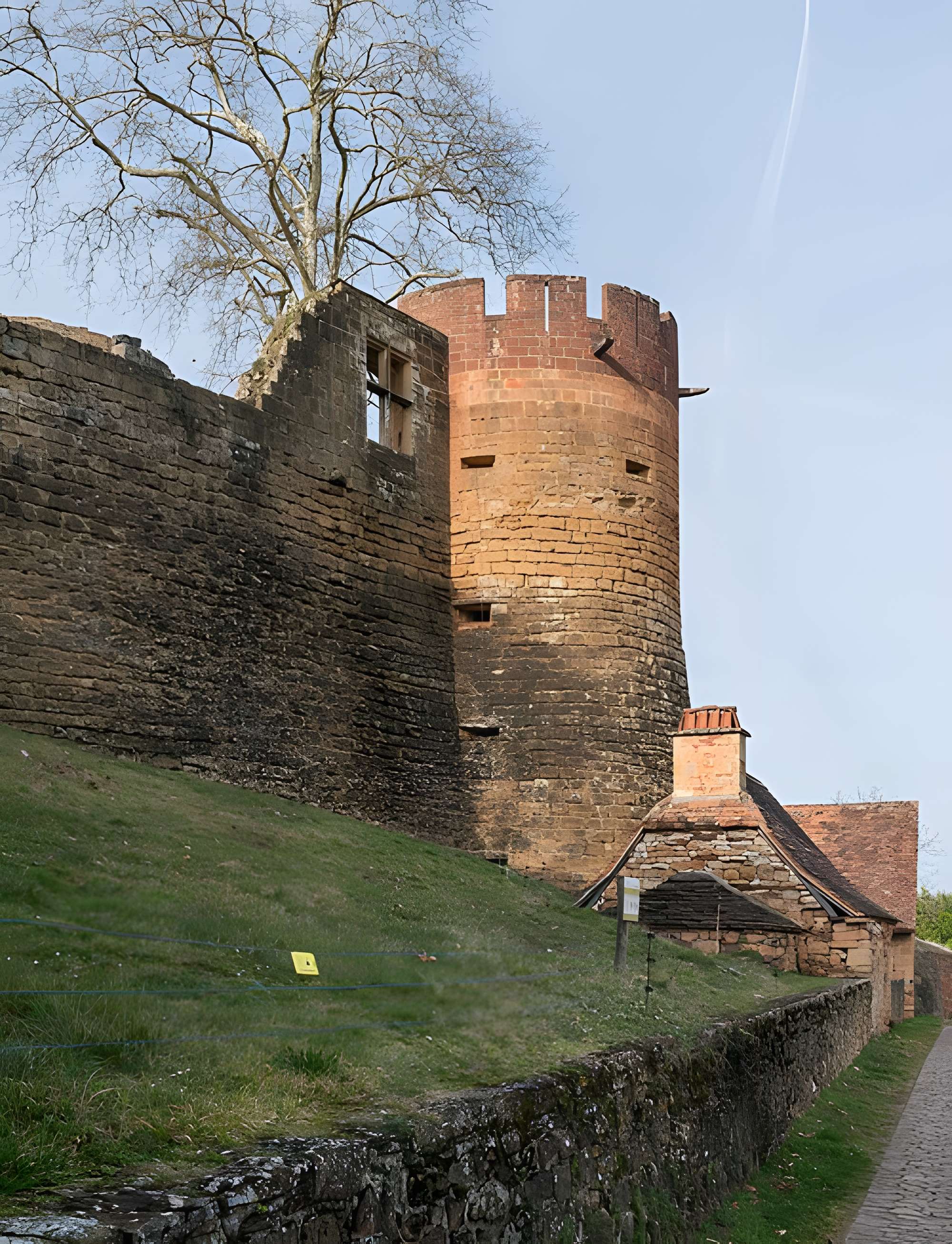 Château de Castelnau Bretenoux