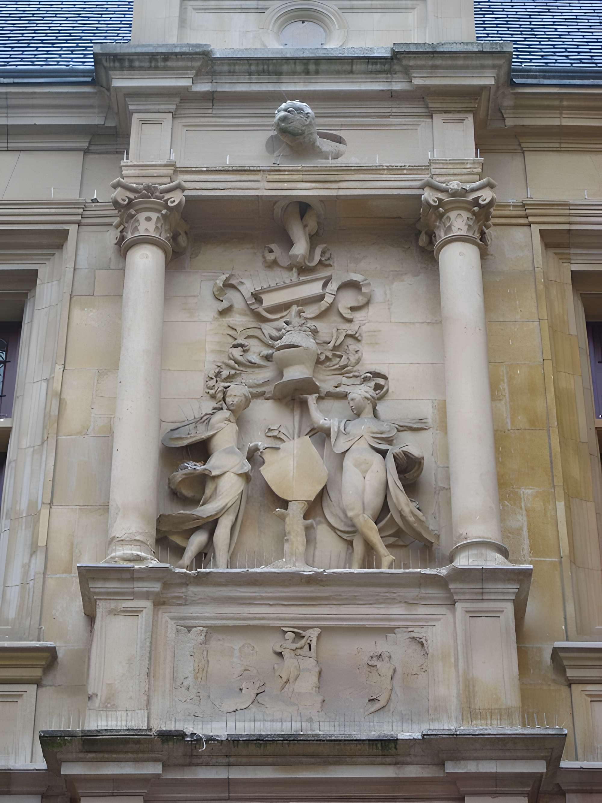 Hôtel d'Escoville à Caen