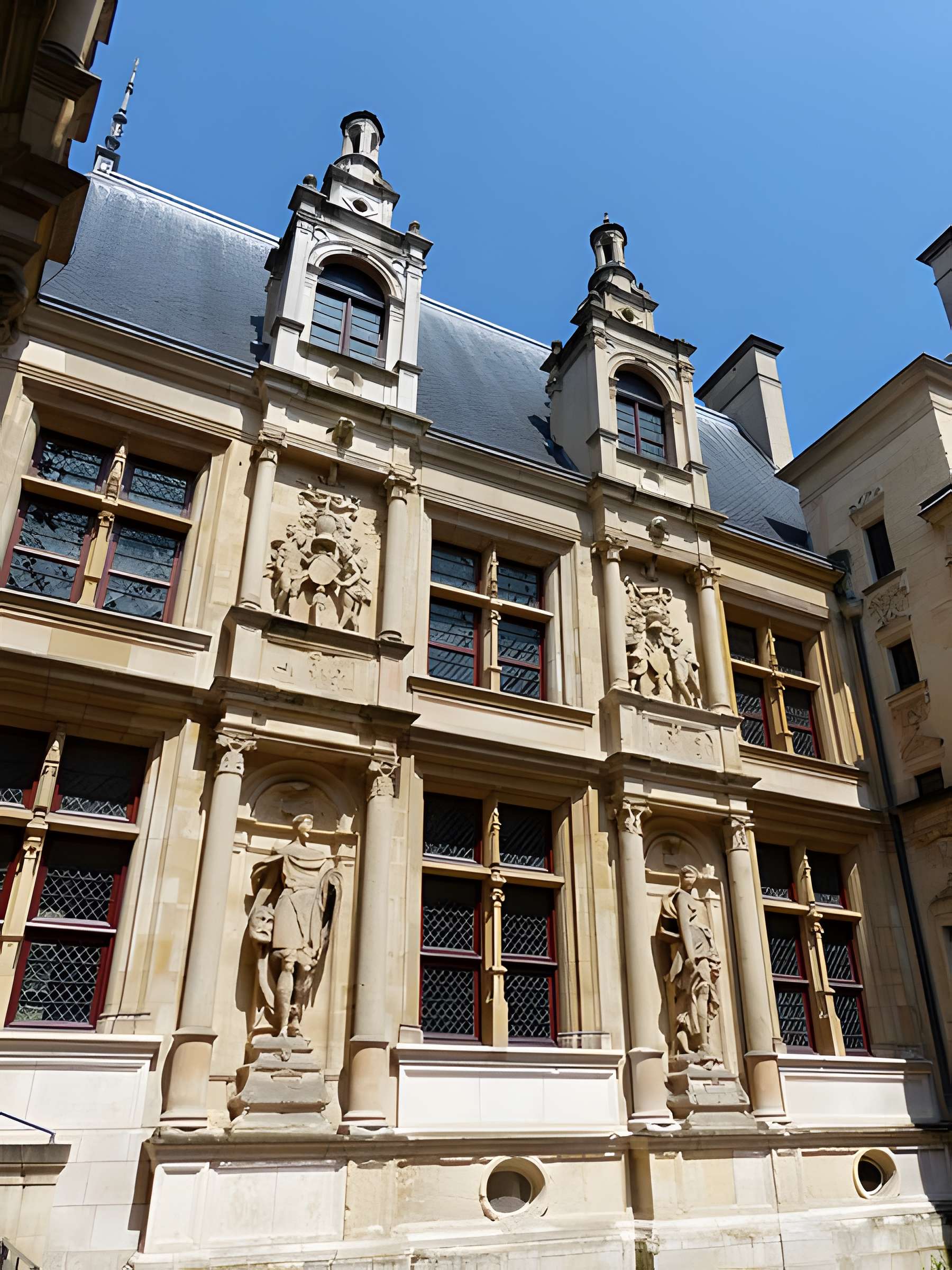 Hôtel d'Escoville à Caen