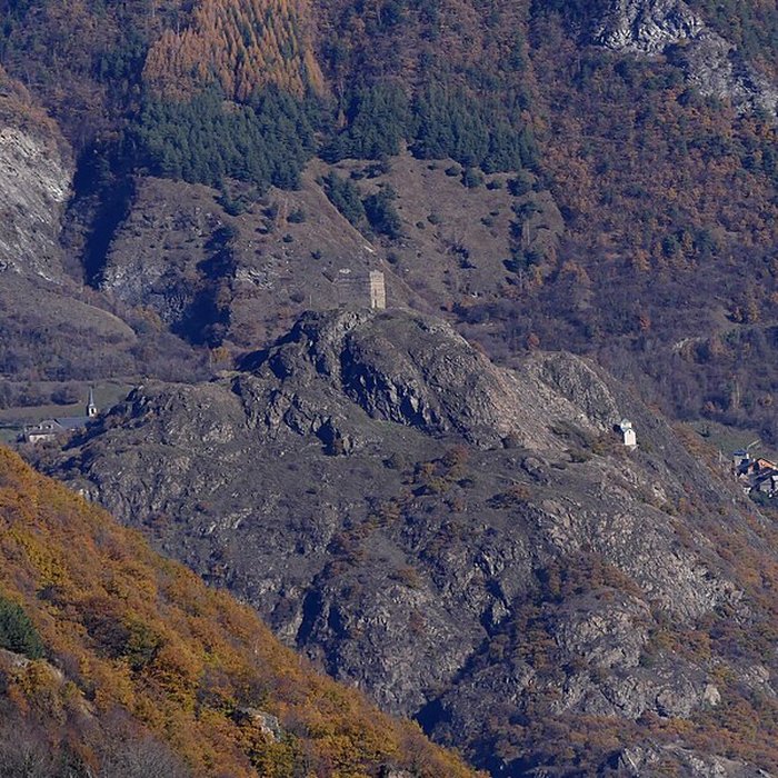 Photo de Tour du Châtel