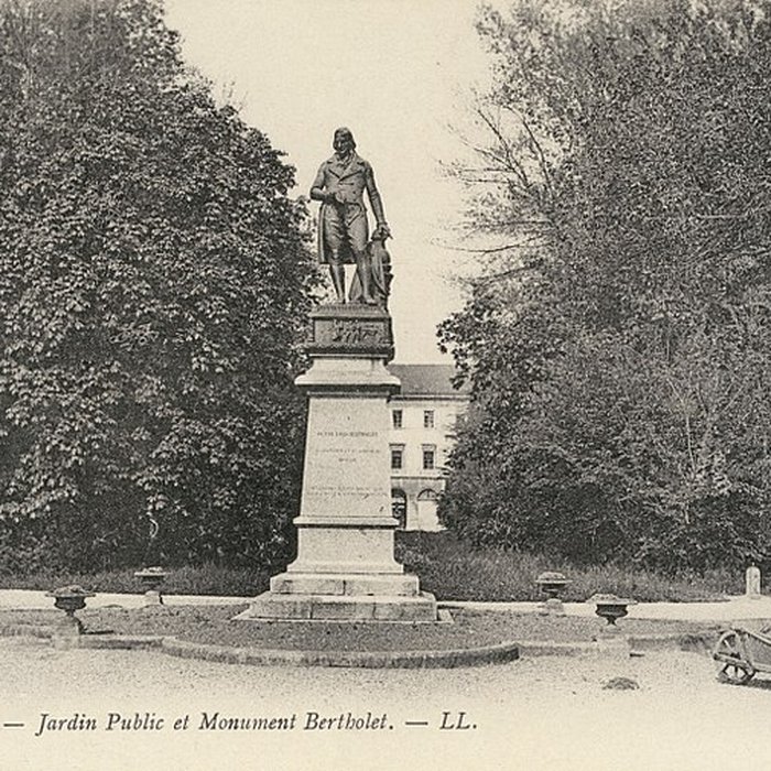 Photo de Statue de Berthollet