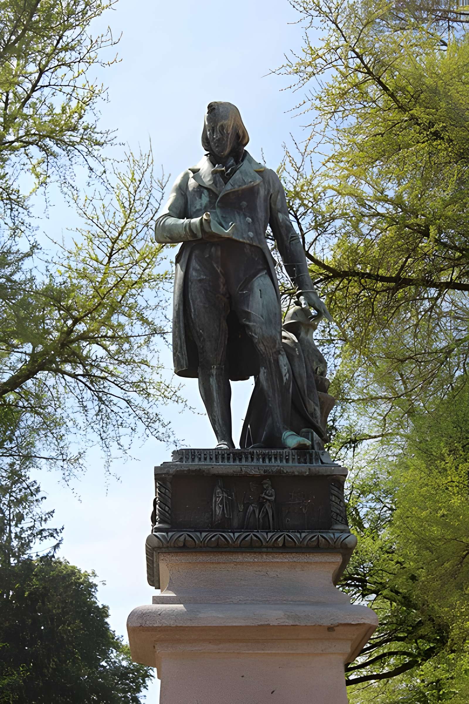 Statue de Berthollet