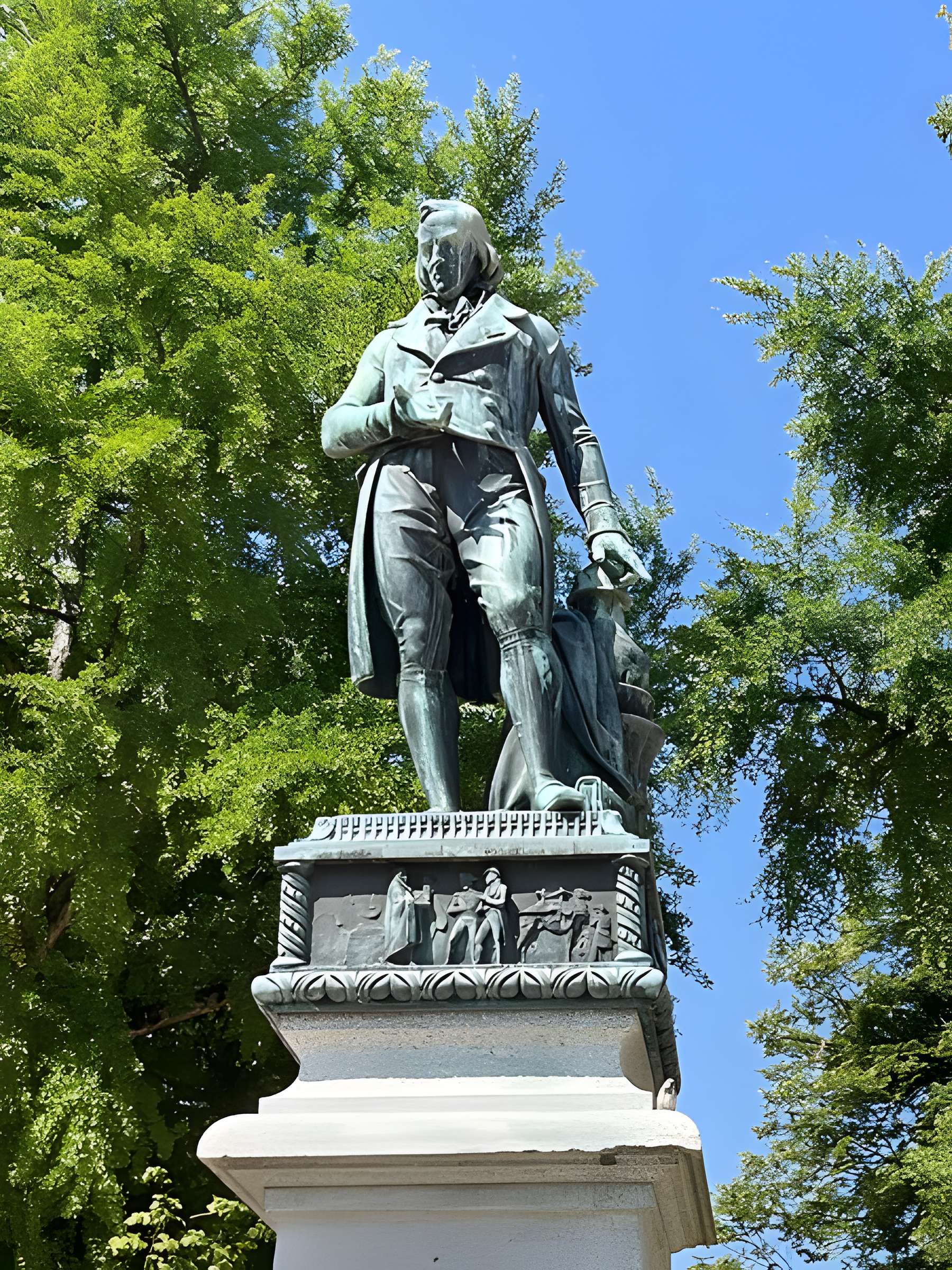 Statue de Berthollet