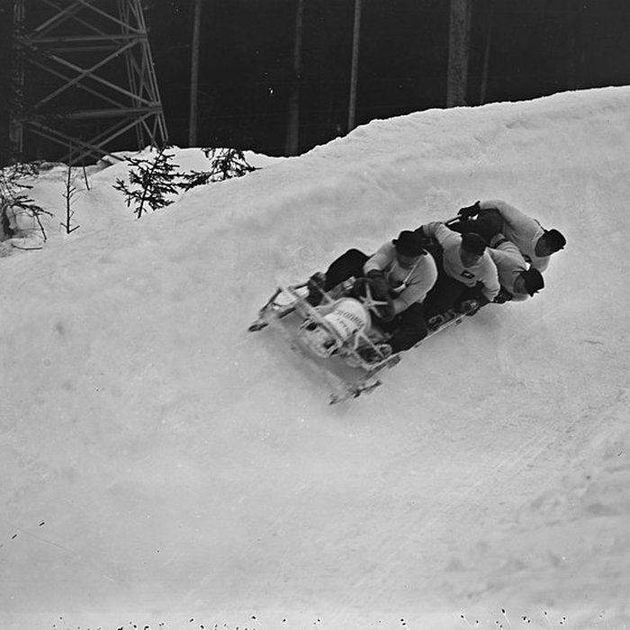 Photo de Ancienne piste de bobsleigh