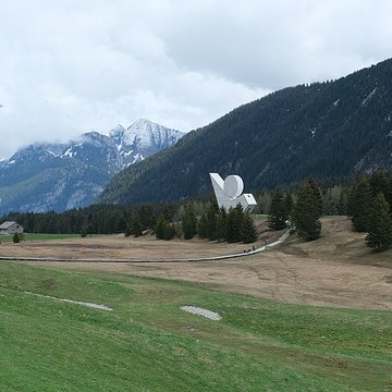 Monument à la Résistance du plateau des Glières