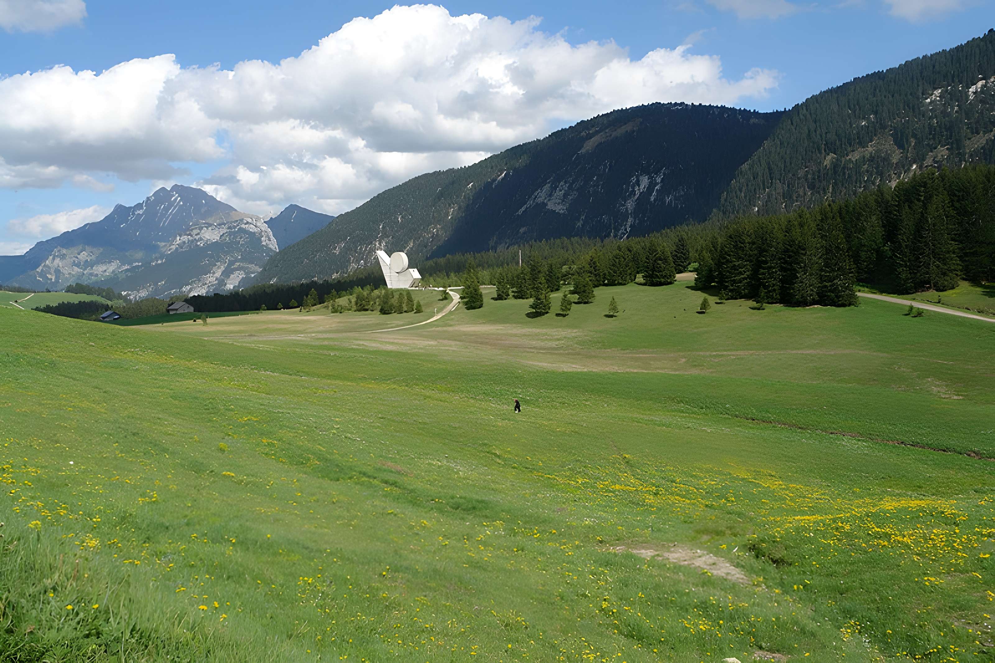 Monument à la Résistance du plateau des Glières