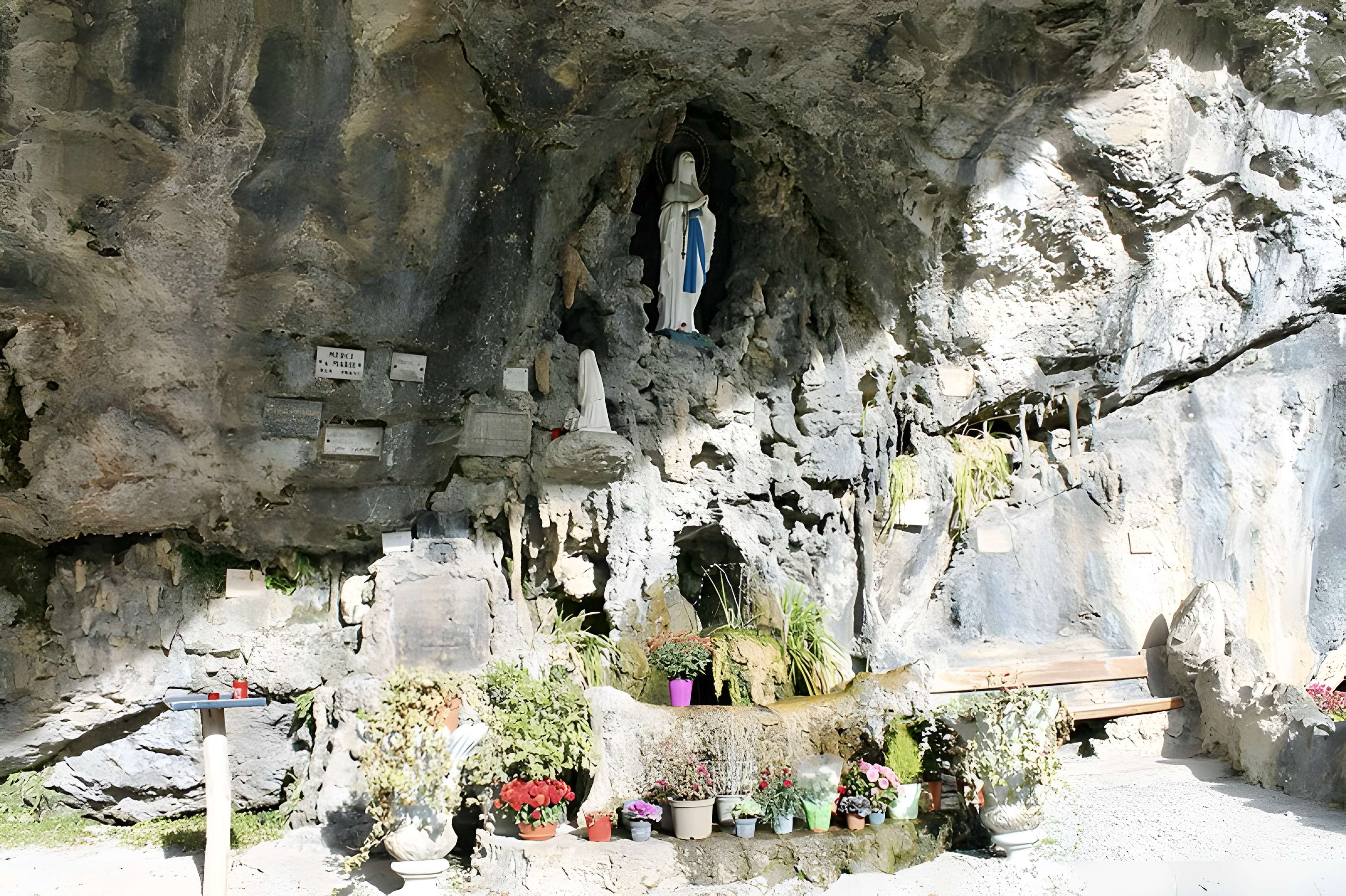 Abri sous roche dénommé La Vieille Eglise