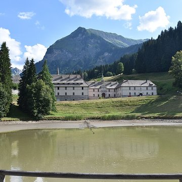 Ancienne chartreuse, actuellement couvent de Carmélites
