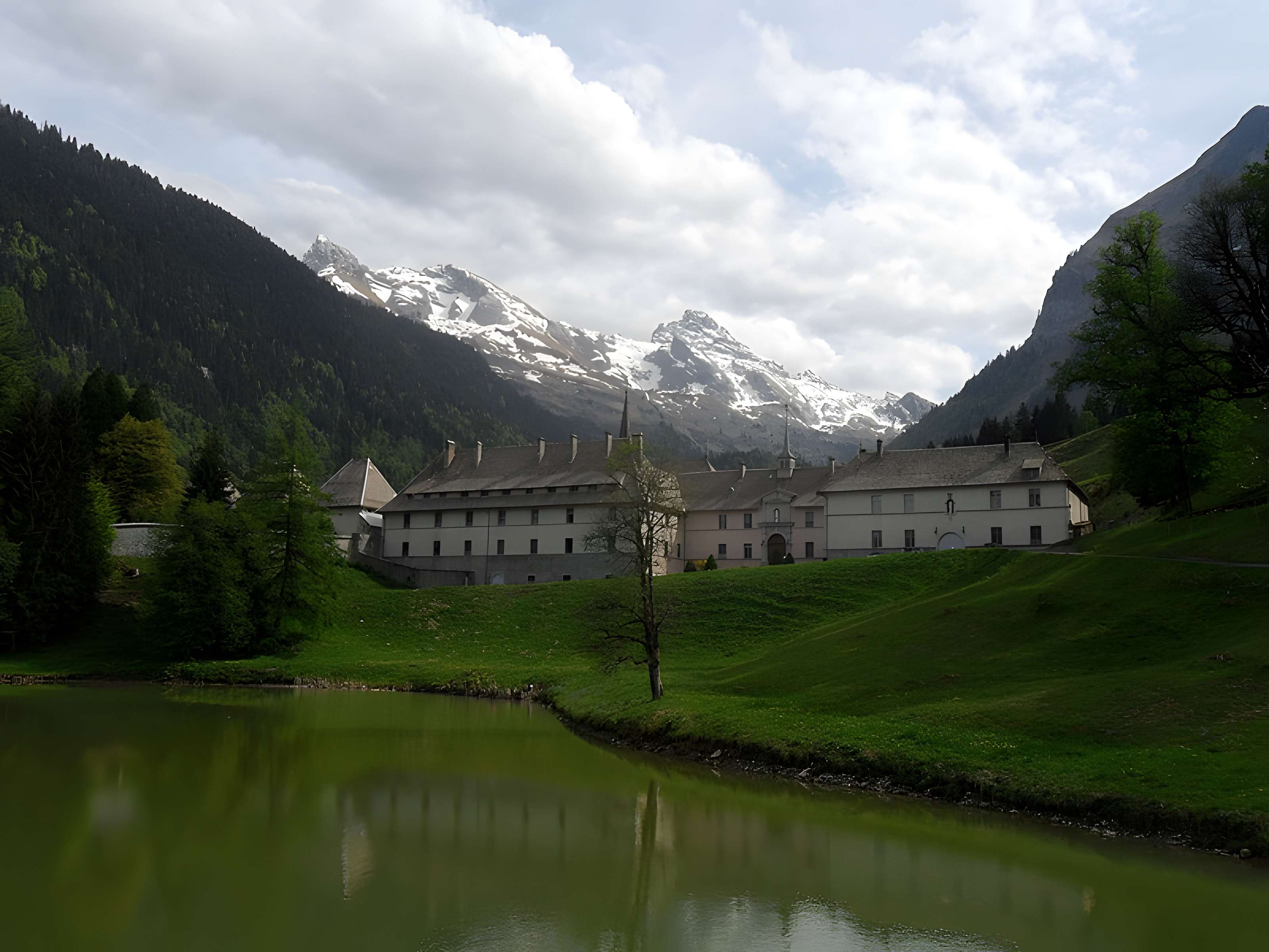 Ancienne chartreuse, actuellement couvent de Carmélites