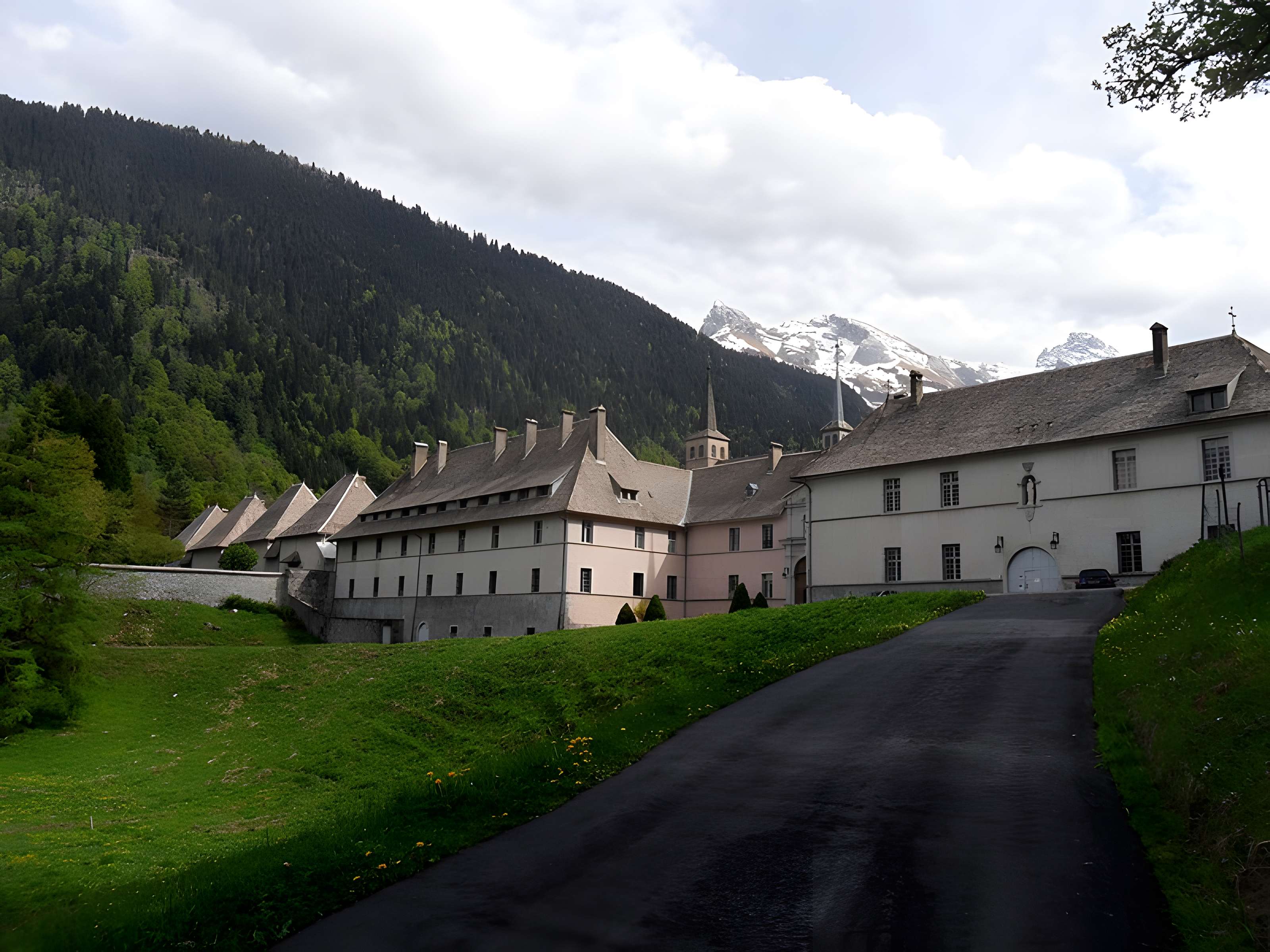Ancienne chartreuse, actuellement couvent de Carmélites