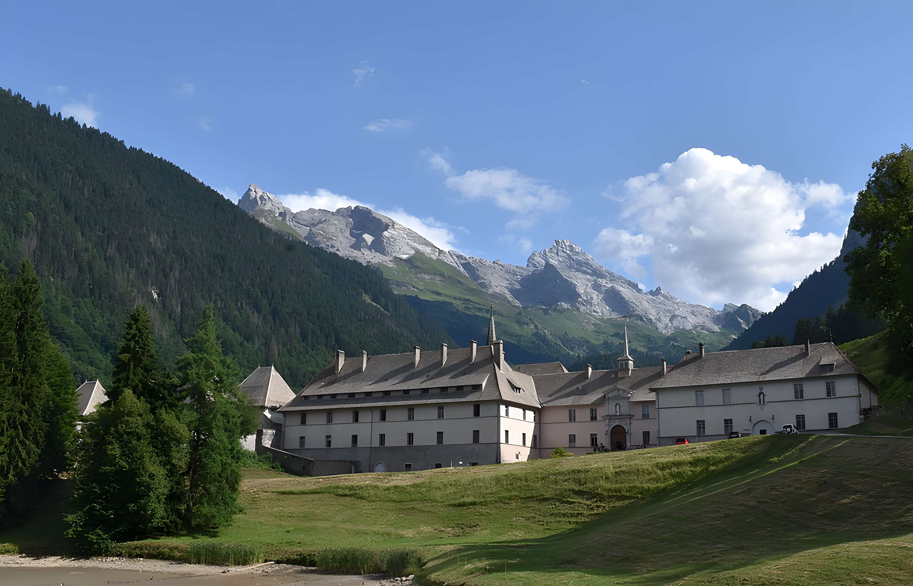 Ancienne chartreuse, actuellement couvent de Carmélites