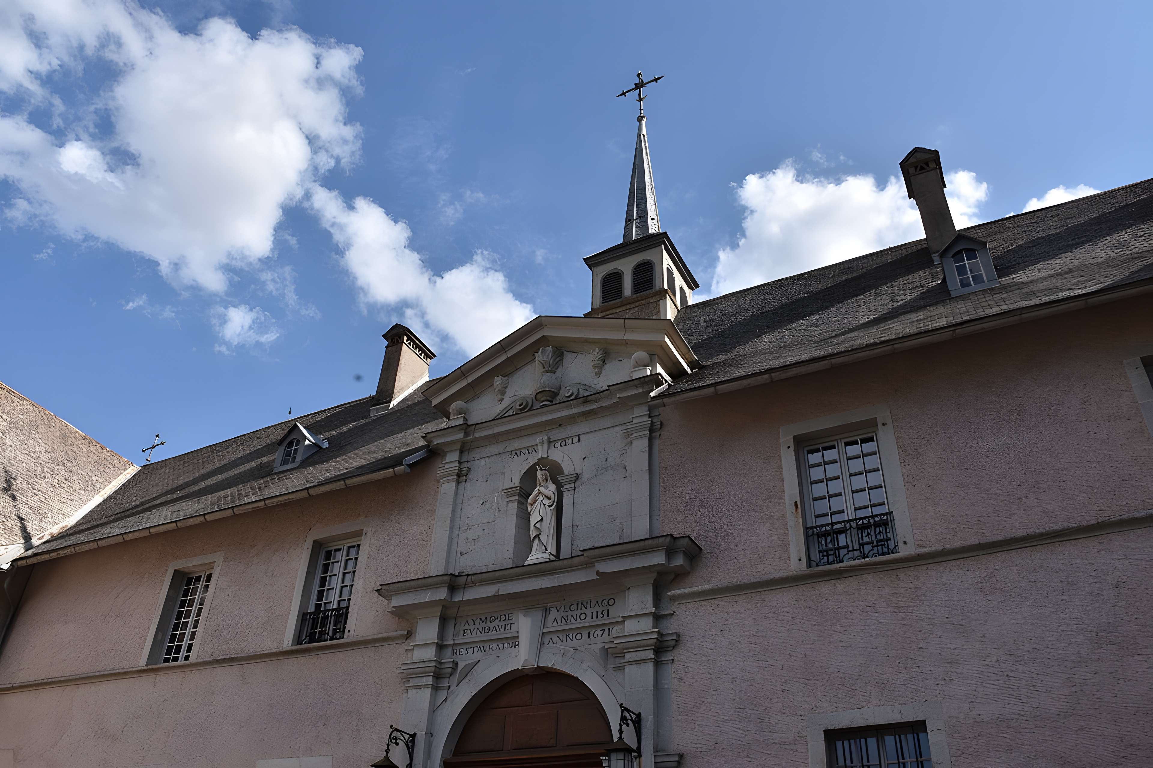 Ancienne chartreuse, actuellement couvent de Carmélites