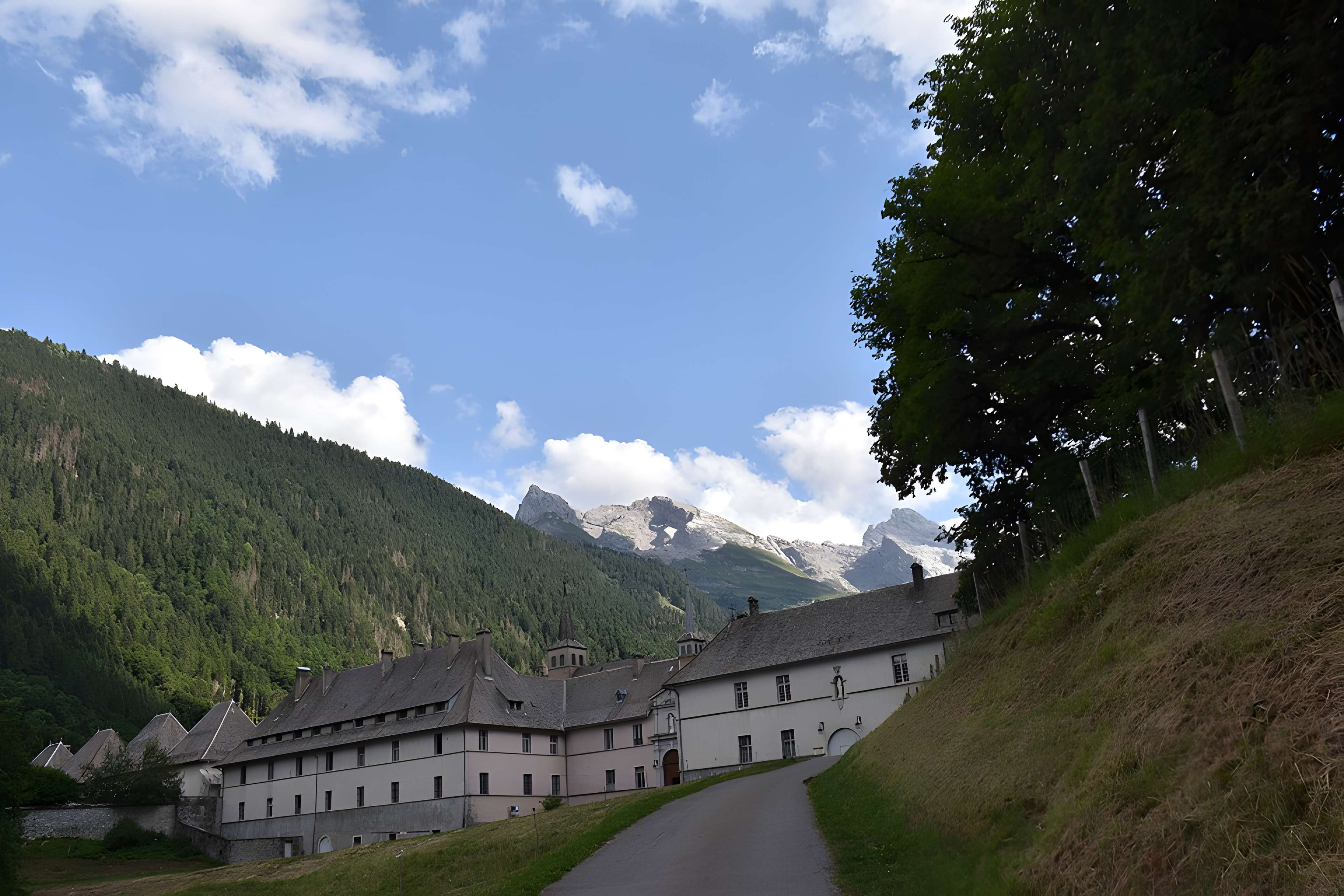 Ancienne chartreuse, actuellement couvent de Carmélites