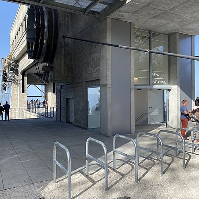 Photo de Gare haute du téléphérique du Salève