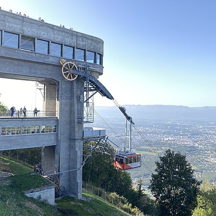 Photo de Gare haute du téléphérique du Salève
