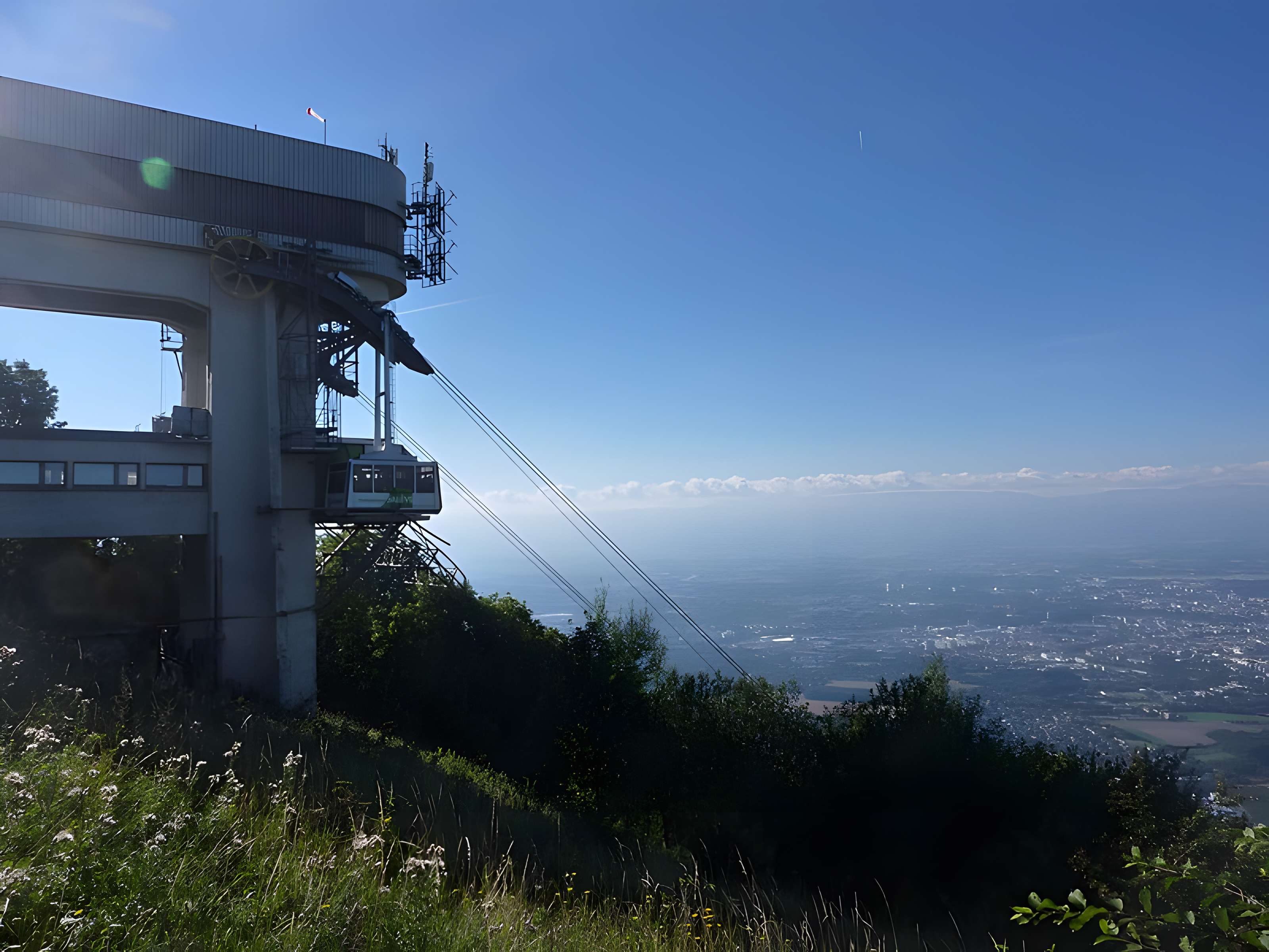 Gare haute du téléphérique du Salève