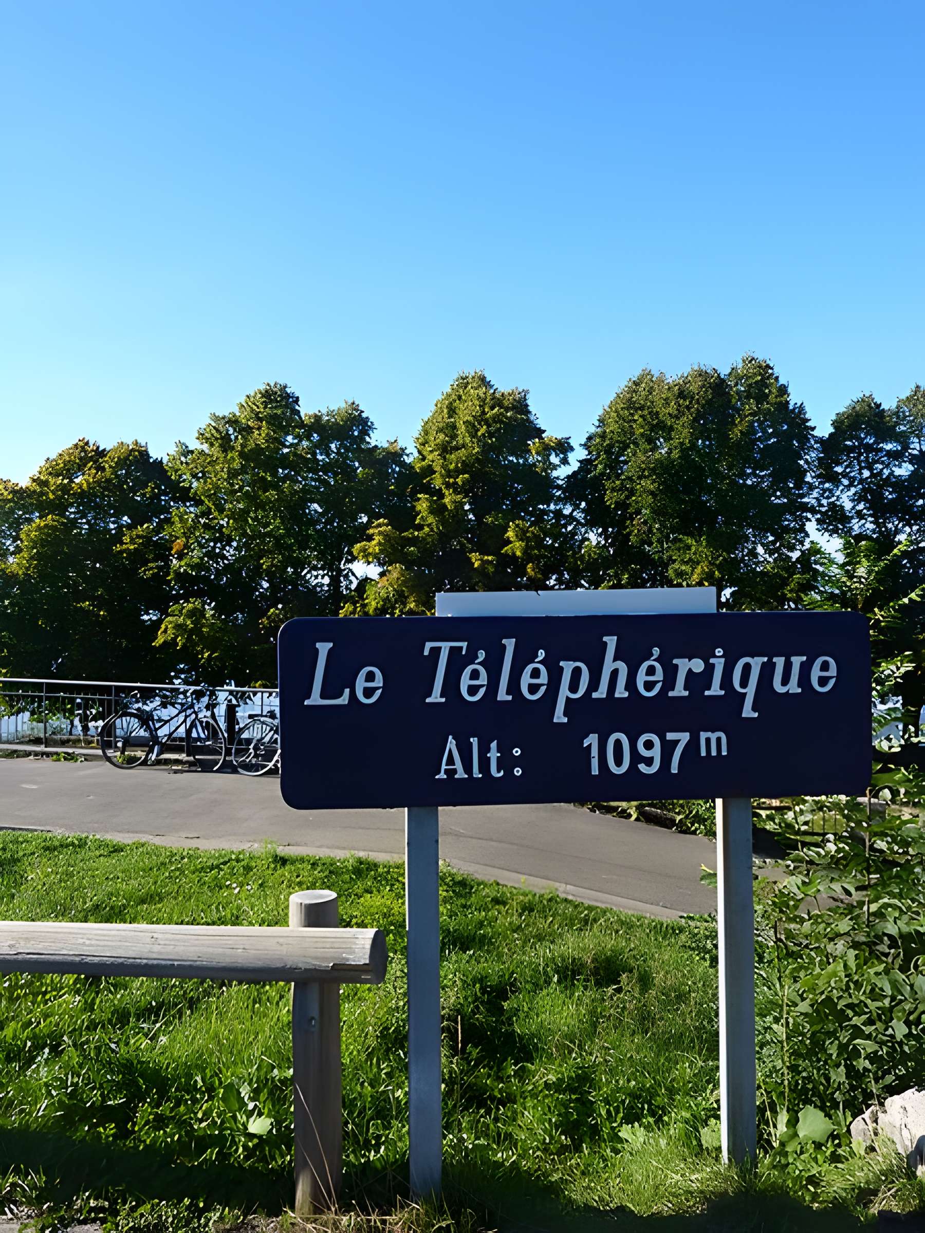 Gare haute du téléphérique du Salève