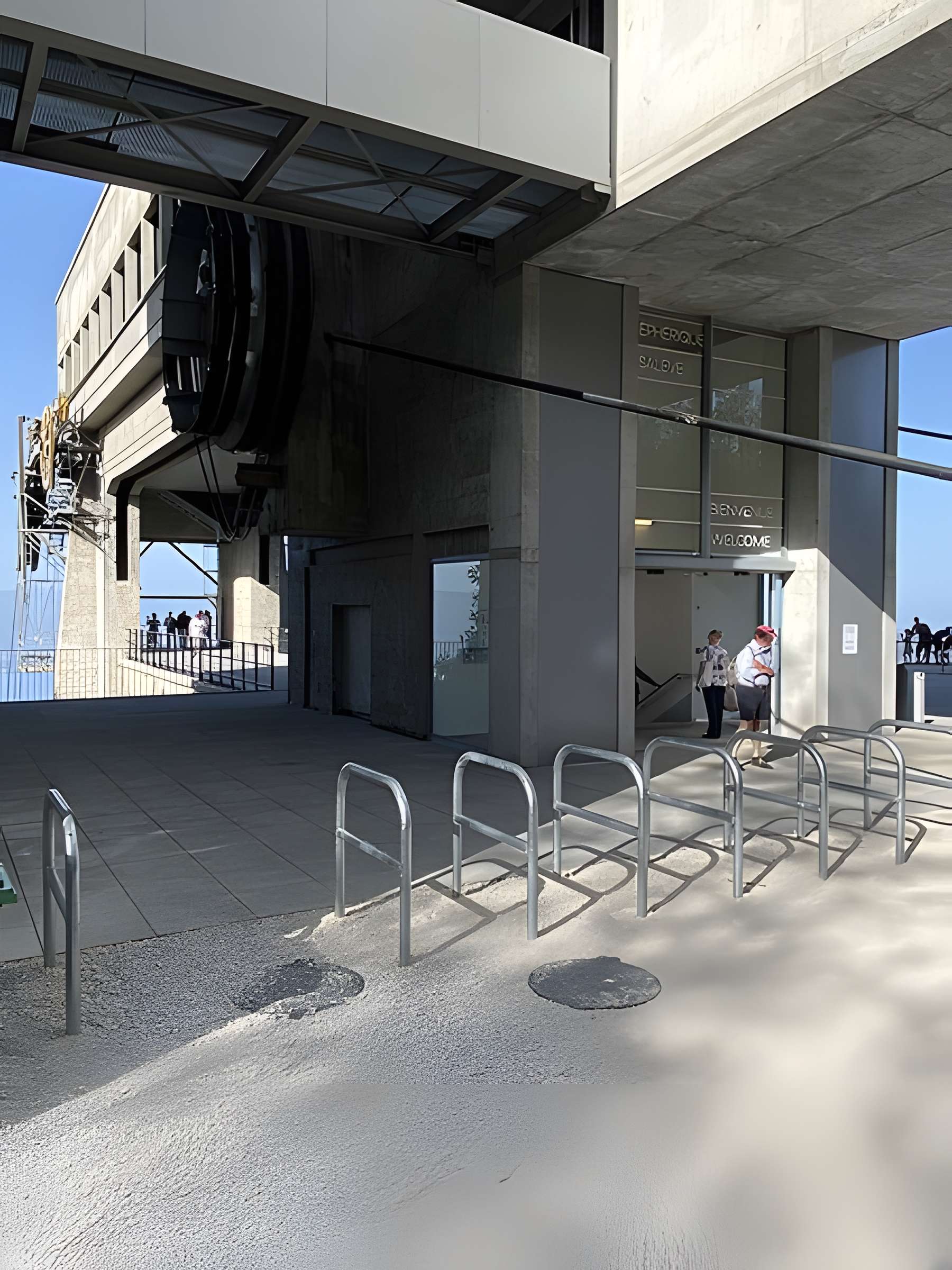 Gare haute du téléphérique du Salève