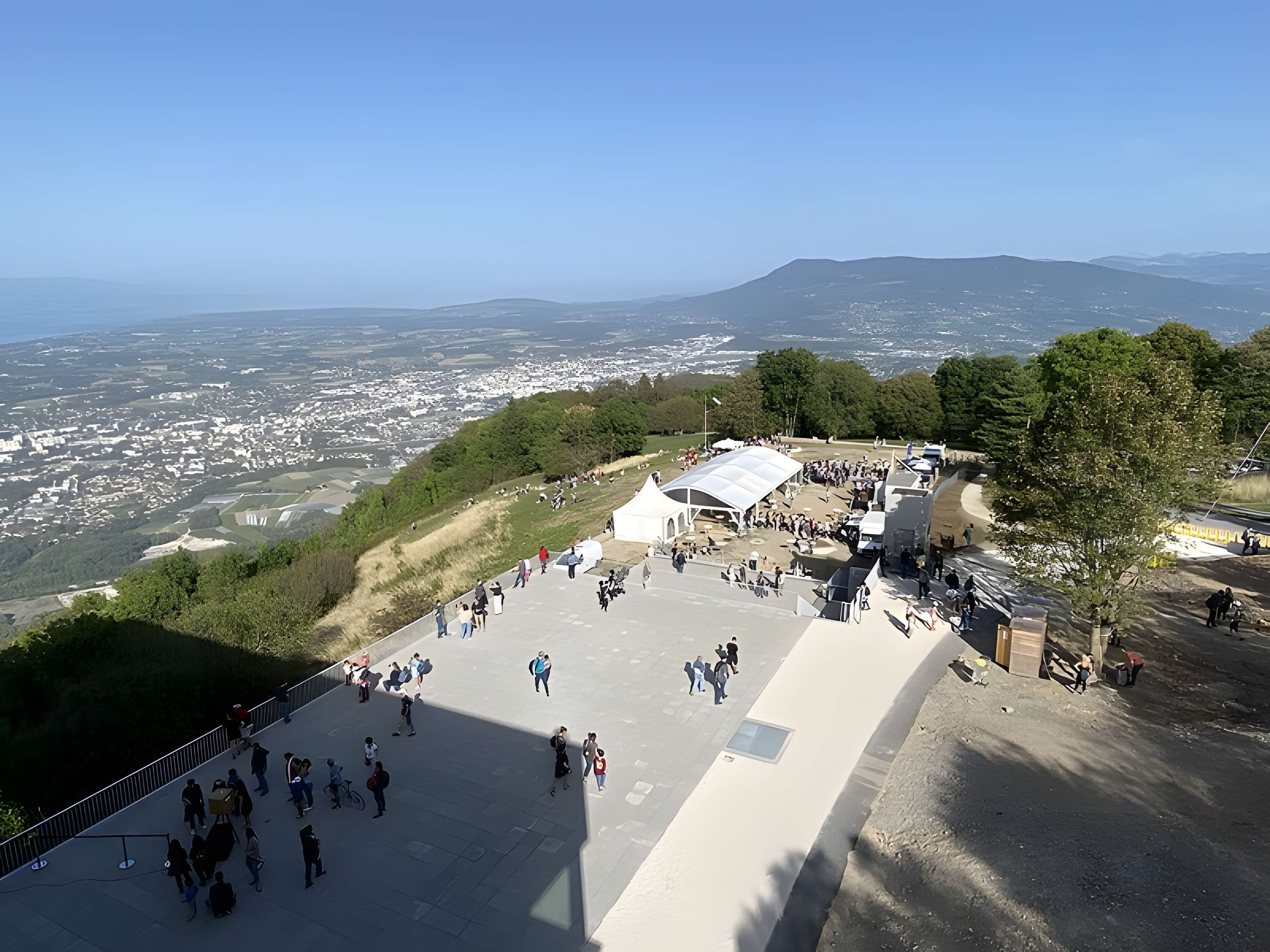 Gare haute du téléphérique du Salève